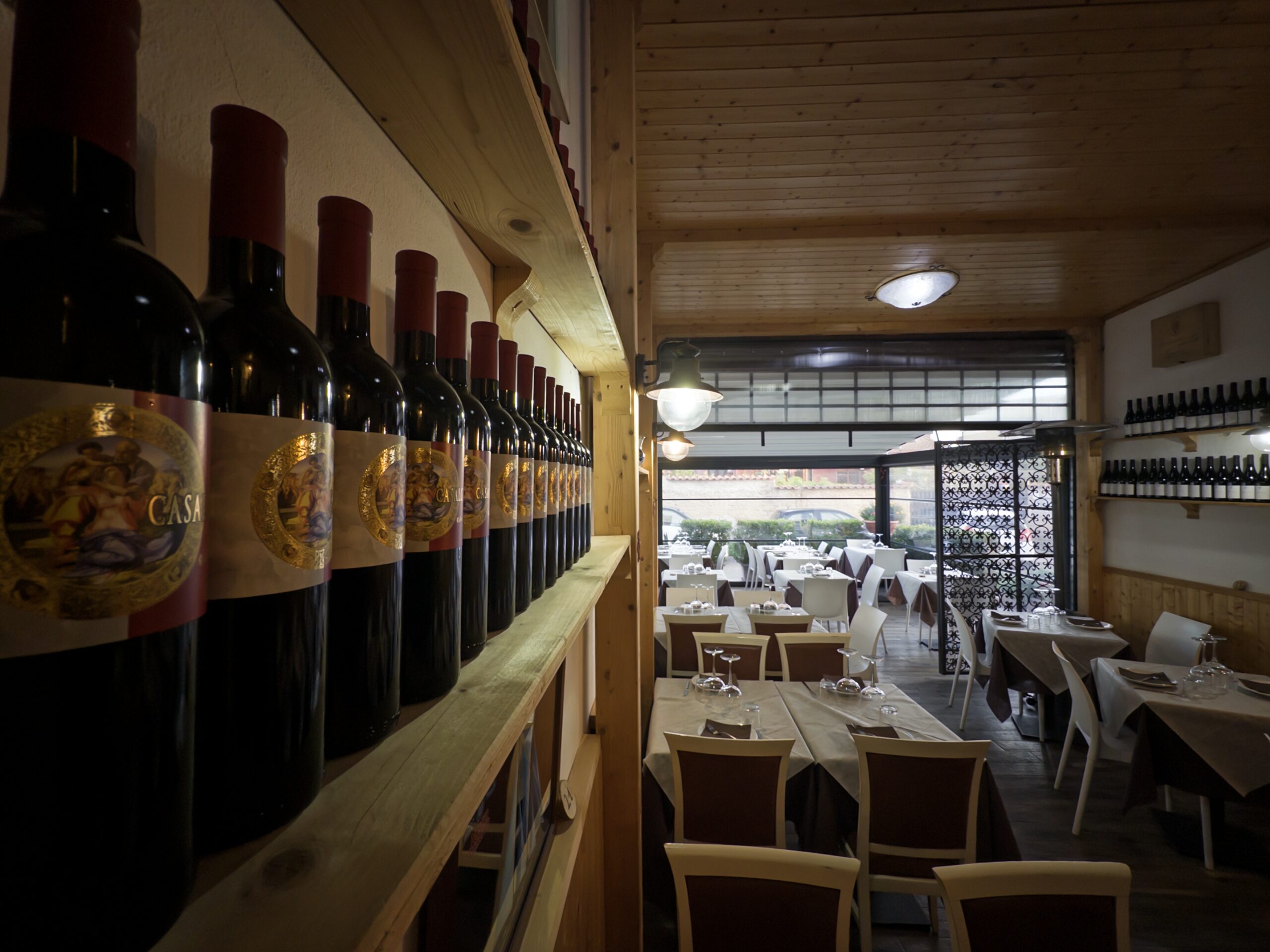 Atmosfera elegante e tradizionale del ristorante Dalla Sora Maria