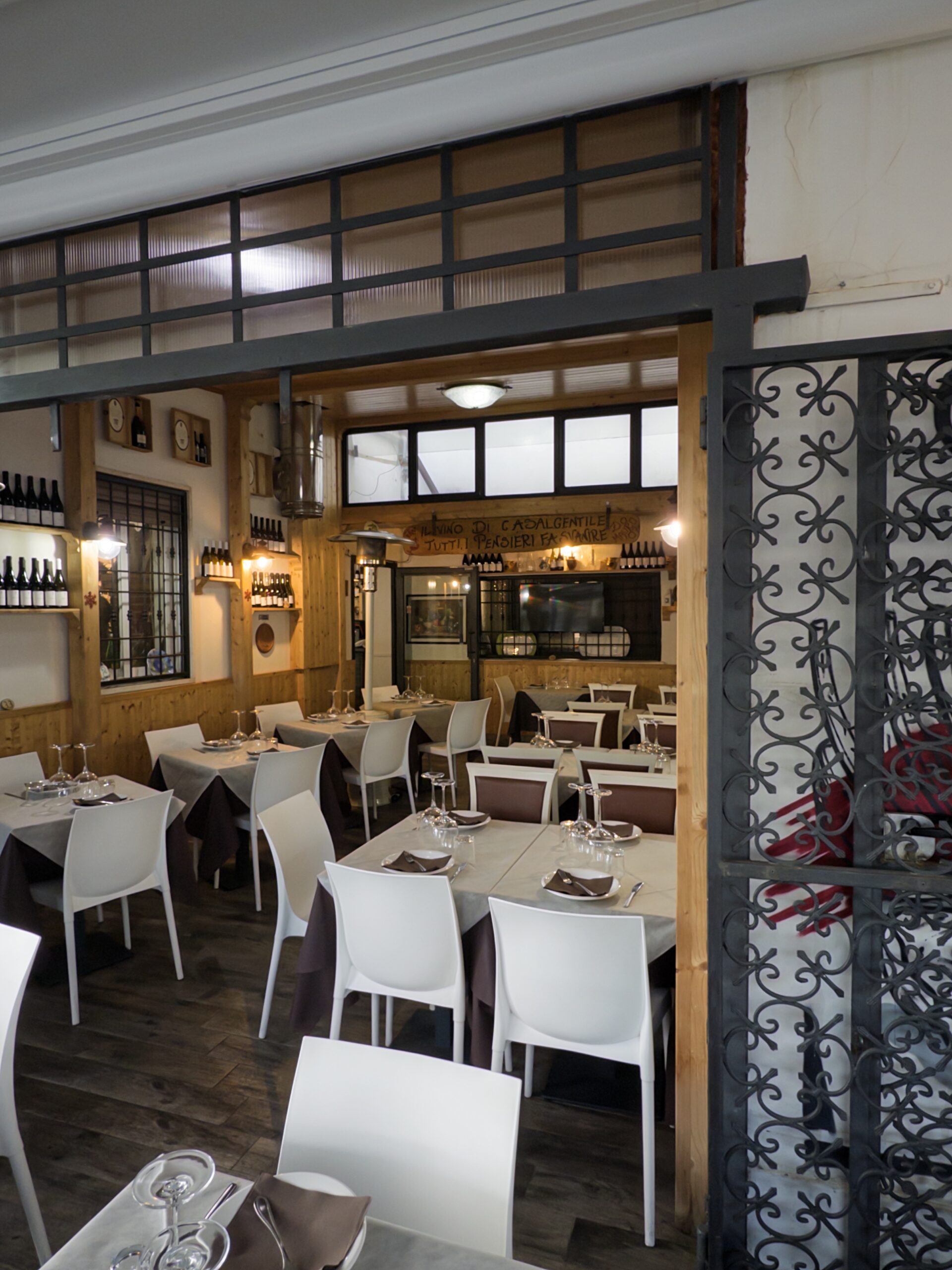 Dettaglio dell'ambiente interno del ristorante Dalla Sora Maria